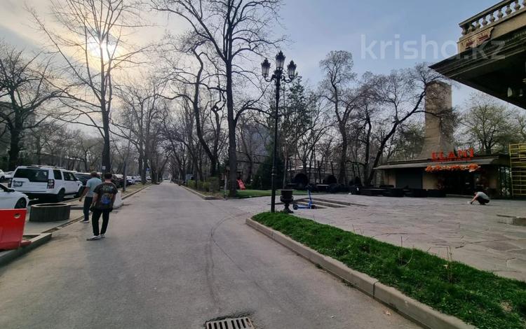 Свободное назначение, офисы, магазины и бутики, склады, общепит, салоны красоты, фитнес и спорт, медцентры и аптеки, образование, развлечения, конференц-залы, кабинеты и рабочие места, студии · 200 м² за 3.5 млн ₸ в Алматы, Медеуский р-н — фото 2