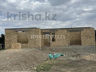 Отдельный дом · 4 комнаты · 250 м² · 10 сот., Байзак Датка 2 — Бурыл (Ровный) за 19.5 млн ₸ в Таразе