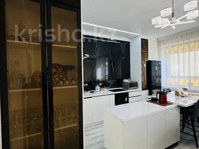 4-бөлмелі пәтер · 140 м² · 3/9 қабат, Райымбек батыр 54 — К.Азербаева, бағасы: 103 млн ₸ в Астане, Сарайшык р-н