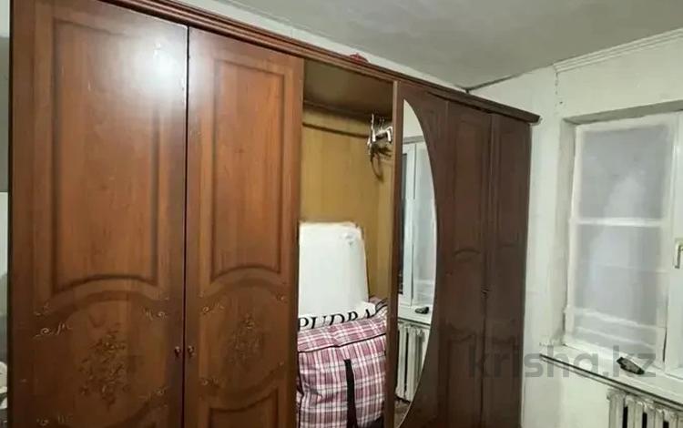 1-бөлмелі пәтер · 12 м² · 4/4 қабат, мкр №8 75, бағасы: 8 млн ₸ в Алматы, Ауэзовский р-н — фото 2