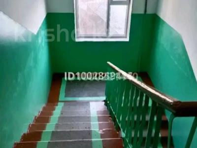 2-бөлмелі пәтер · 56 м², Момышұлы 19 — "Комсомолец".за строй магазином "Батыр", бағасы: 7.3 млн ₸ в Темиртау