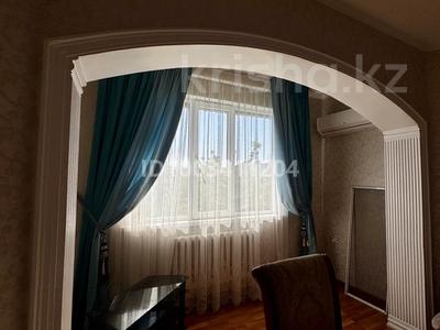 Аренда квартир в Шымкенте: 4-комнатная квартира · 80 м² · 4/5 этаж, 8-й микрорайон, 8-й микрорайон 64 — Тамерлановское Шоссе и Бейбитшилик за 250 000 〒 4-комнатная квартира · 80 м² · 4/5 этаж, 8-й микрорайон, 8-й микрорайон 64 — Тамерлановское Шоссе и Бейбитшилик за 250 000 〒 в Шымкенте, Туран р-н