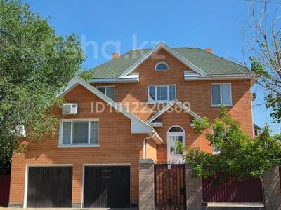 Жеке үй · 7 бөлме · 433 м² · 8 жүзд., Тлендиева 1 — Парк Победы, бағасы: 89 млн ₸ в Атырау, мкр Авангард-3