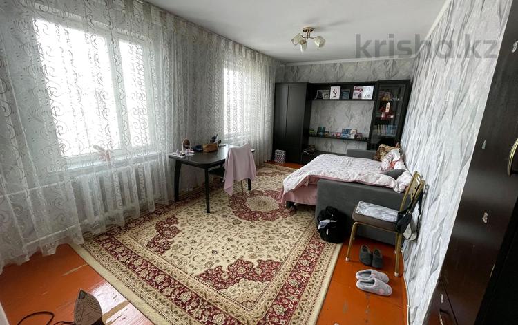 3-бөлмелі пәтер · 56 м² · 2/5 қабат, Самал, бағасы: 15.6 млн ₸ в Талдыкоргане, военный городок Улан — фото 2