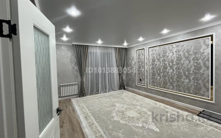 3-комнатная квартира · 100.5 м² · 4/9 этаж, Самал 110 — Жайык Арена за 40 млн ₸ в Уральске — фото 2