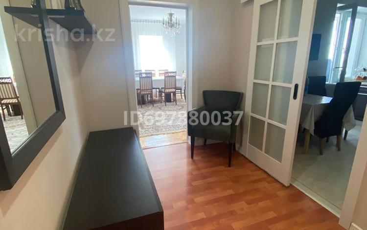 3-комнатная квартира · 80 м² · 8/12 этаж, Достык за 550 000 〒 в Алматы, Медеуский р-н — фото 11