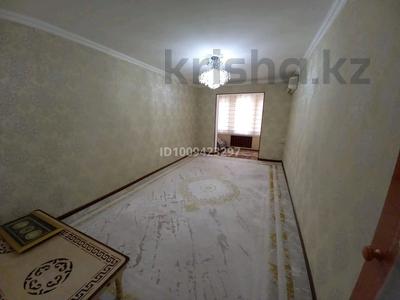 3-комнатная квартира · 100 м² · 5/5 этаж, Стройтелей 10 — Залиния за 15 млн 〒 в Аксукенте