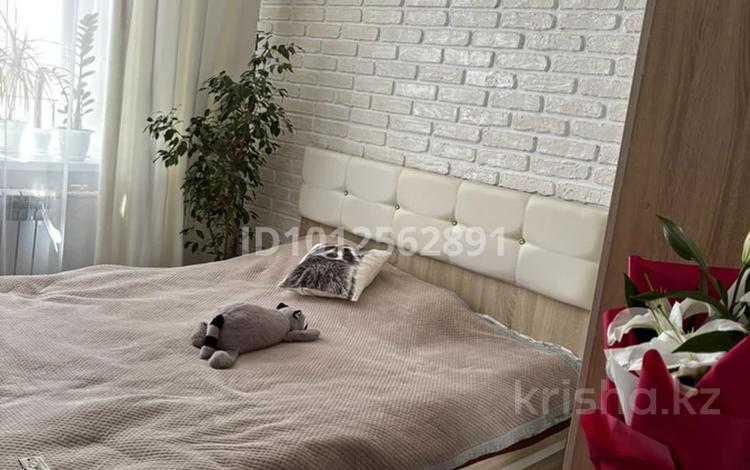 3-бөлмелі пәтер · 63.7 м² · 7/9 қабат, 4 микрорайон 17, бағасы: 12 млн ₸ в Алге — фото 2