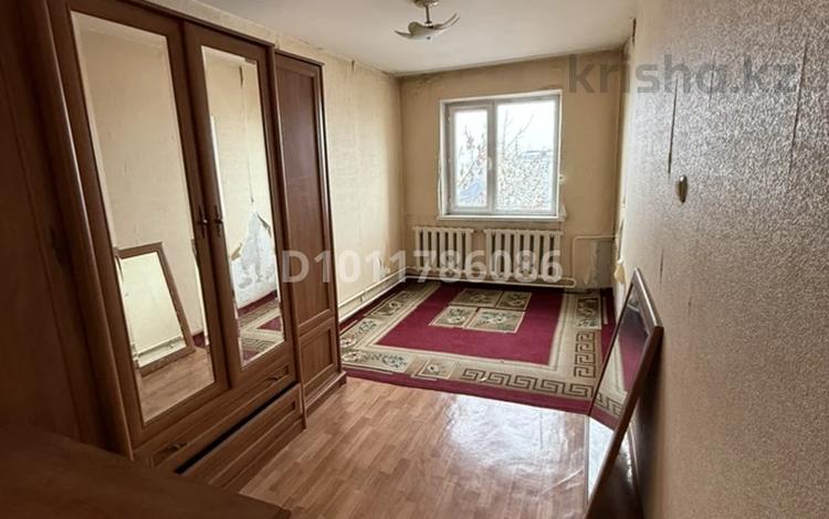3-комнатная квартира · 60 м² · 5/5 этаж, 8-й микрорайон, 8-й микрорайон 28 — Кафе Хасан ата за 15.7 млн ₸ в Шымкенте, Туран р-н — фото 2