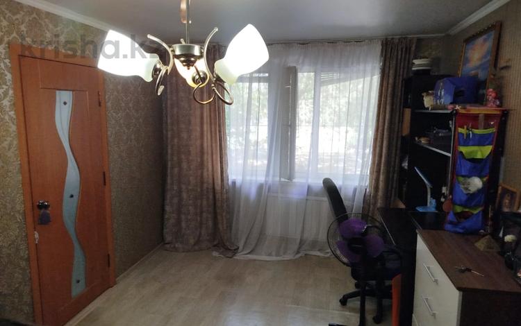 2-бөлмелі пәтер · 45 м² · 1/5 қабат, пр. Момышулы — район Зорьки, бағасы: 8.9 млн ₸ в Темиртау — фото 2