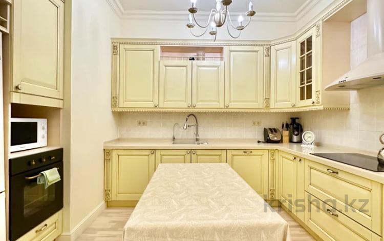 3-комнатная квартира · 110 м² · 12/17 этаж, Муканова 241 — ТОРГ за 100 млн ₸ в Алматы, Алмалинский р-н — фото 10