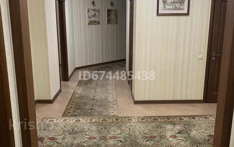 5-комнатная квартира, 194.9 м², 4/9 этаж, Кулманова 1 за 80 млн 〒 в Атырау — фото 2