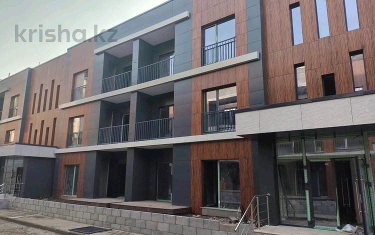 5-комнатная квартира · 212 м² · 3/3 этаж, Кажымукана 109 за 214 млн ₸ в Алматы, Медеуский р-н — фото 2