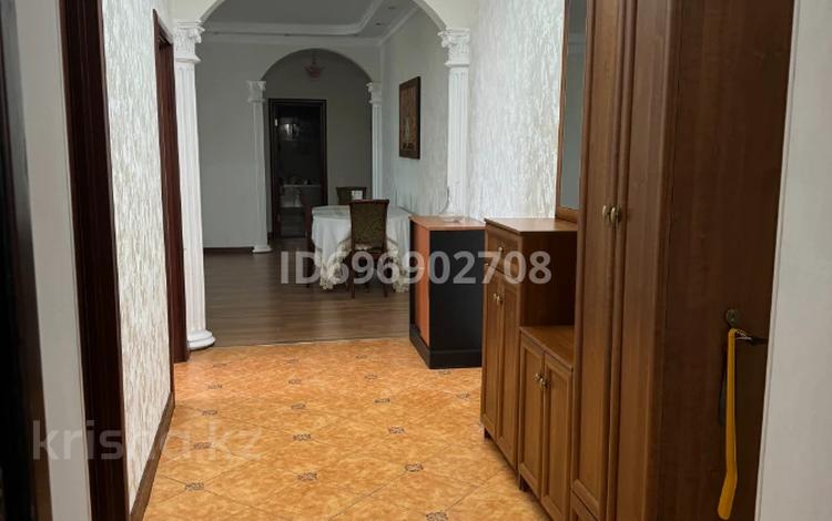 3-комнатная квартира · 130 м² · 10/18 этаж, Курмангазы за 600 000 ₸ в Алматы, Алмалинский р-н — фото 4