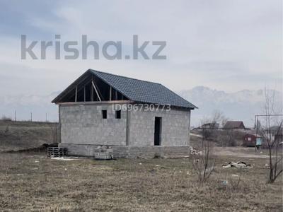 Продажа домов и дачи в Алматинской обл.: Отдельный дом · 2 комнаты · 48 м² · 6 сот., Новая 15 за 8 млн 〒 Отдельный дом · 2 комнаты · 48 м² · 6 сот., Новая 15 за 8 млн 〒 в