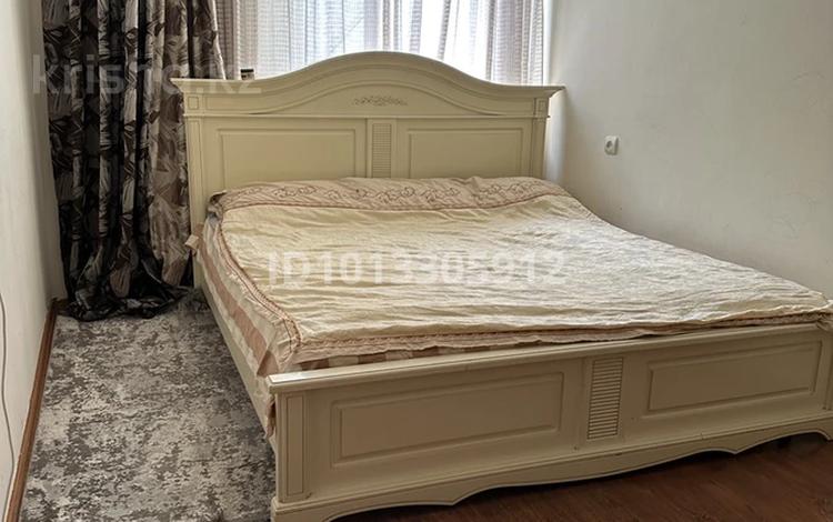 2-бөлмелі пәтер · 58 м² · 2/9 қабат, мкр Самал-2 1 — Школа 131, бағасы: 400 000 ₸ в Алматы, Медеуский р-н — фото 2