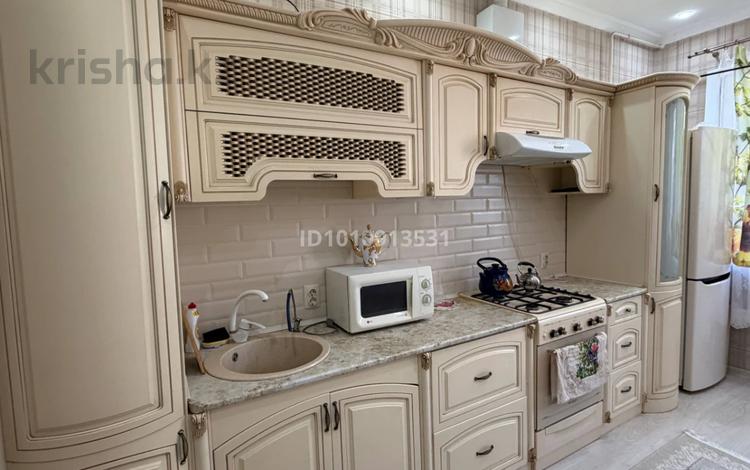 2-бөлмелі пәтер · 60 м² · 2/5 қабат, Айталиева 7/2 — 31 школы, бағасы: 23.5 млн ₸ в Уральске — фото 2