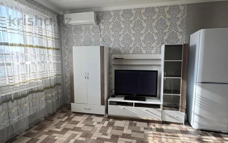 2-комнатная квартира · 58 м² · 4/13 этаж, Утеген батыра 17б за 300 000 ₸ в Алматы, Ауэзовский р-н — фото 2