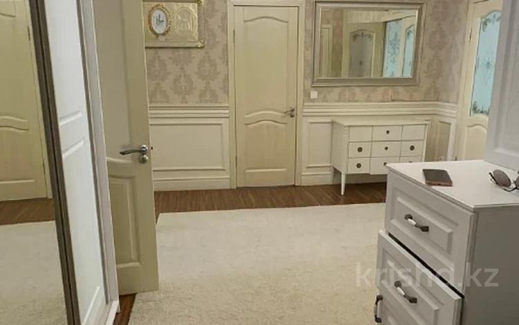 3-бөлмелі пәтер · 120 м² · 6/9 қабат, Валиханова 13-21, бағасы: 57 млн ₸ в Атырау — фото 2