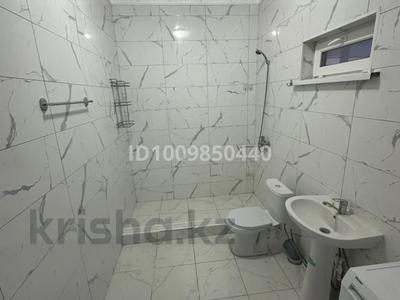 Отдельный дом · 3 комнаты · 200 м² · 6 сот., пгт Балыкши, Мурсалимов 6 — Дамба за 20 млн 〒 в Атырау