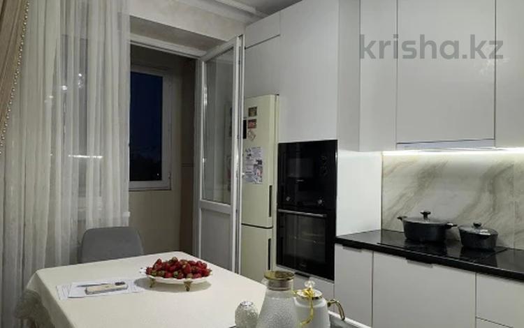 2-комнатная квартира · 60 м² · 3/9 этаж, мкр Аксай-1 за 42.5 млн ₸ в Алматы, Ауэзовский р-н — фото 2