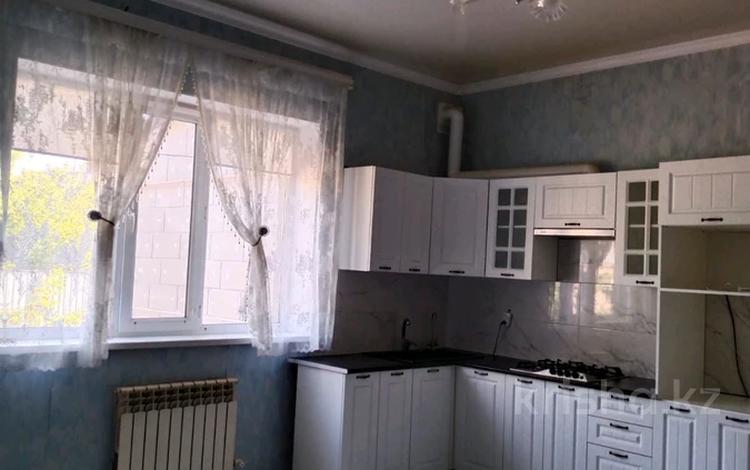 Отдельный дом · 3 комнаты · 100 м², Старый город, Ыргыз 23 — Заводская за 200 000 〒 в Актобе — фото 2