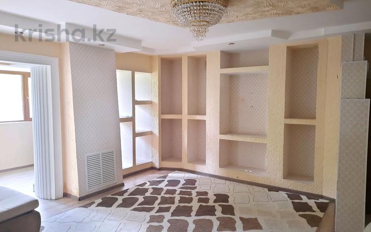 3-бөлмелі пәтер, 65 м², 2/5 қабат ай сайын, Сарсенбаева 2, бағасы: 150 000 〒 в Таразе — фото 2