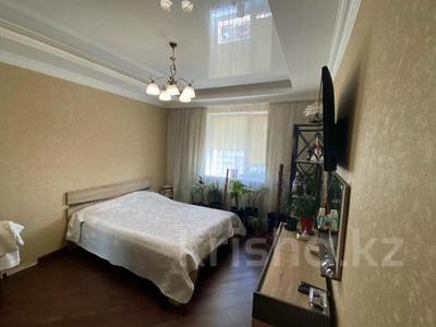 3-комнатная квартира, 110 м² помесячно, Мангилик Ел 17 за 300 000 〒 в Астане, Есильский р-н