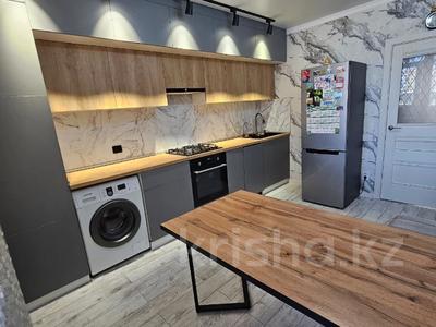 3-бөлмелі пәтер · 86.3 м² · 3/9 қабат, Самал, бағасы: 40 млн ₸ в Уральске