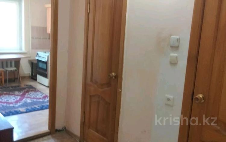 1-бөлмелі пәтер · 41 м² · 1/5 қабат, 11 ш/а. — Возле 9 школы, бағасы: 14 млн ₸ в Актобе, мкр 11 — фото 2