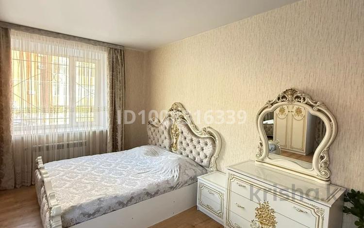 2-бөлмелі пәтер · 80 м² · 1/6 қабат, Береке шағын ауданы, бағасы: 20 000 ₸ в Костанае, Микрорайон Береке — фото 2