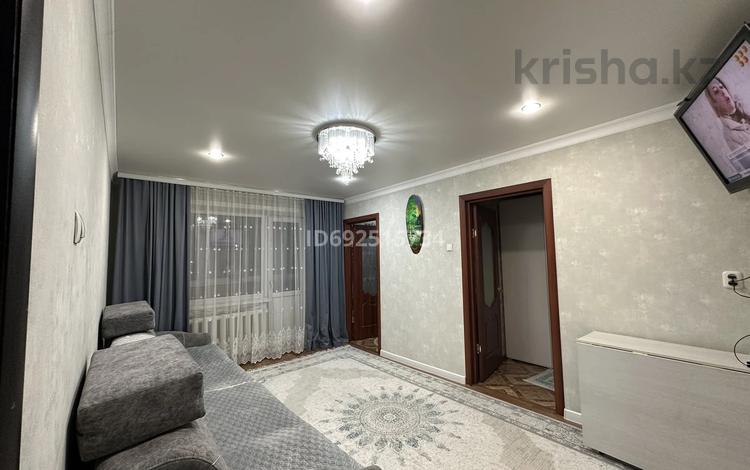 4-бөлмелі пәтер · 62 м² · 1/5 қабат, Майкудук, 16й микрорайон 22, бағасы: 14 млн ₸ в Караганде, Алихана Бокейханова р-н — фото 2
