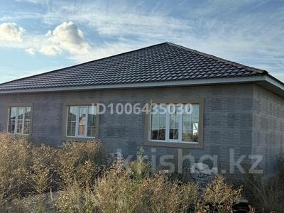 Отдельный дом · 4 комнаты · 180 м² · 10 сот., жилой массив Думан 673 за 18 млн 〒 в Актобе