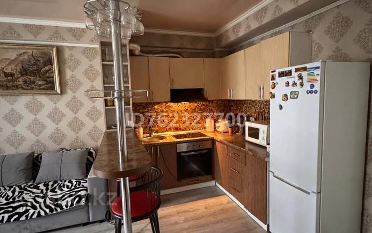 3-бөлмелі пәтер · 90.3 м² · 6/13 қабат, Тастақ-2 ш/а., Толе би 273/5, бағасы: 50 млн ₸ в Алматы, Алмалинский р-н — фото 4