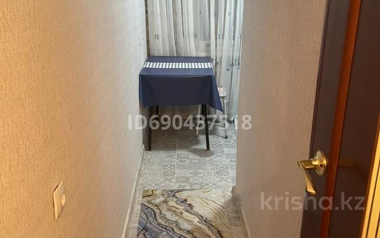 1-комнатная квартира, 30 м², 2/5 этаж, Валиханова 7 — Ауезова за 10.5 млн 〒 в Хромтау — фото 5