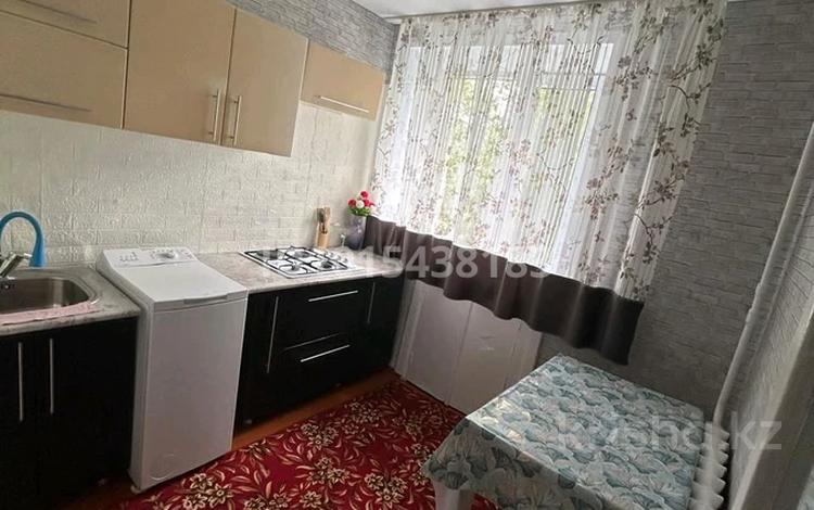 1-бөлмелі пәтер · 32 м² · 2/5 қабат, Ленинградская 81, бағасы: 8 000 ₸ в Шахтинске — фото 2