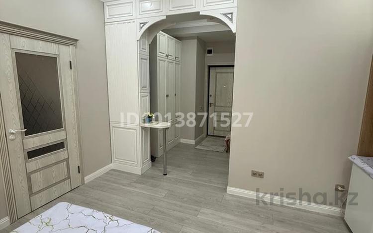 1-бөлмелі пәтер · 48.1 м² · 2/8 қабат, Нұрсая ш/а., Султанахмет Кожыков 4Д — Полиции, бағасы: 25 млн ₸ в Атырау, мкр Нурсая — фото 2