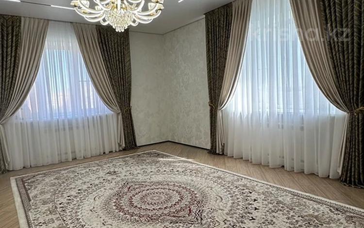3-комнатная квартира · 110 м², мкр. Алтын орда, Алии молдагуловой за 63 млн ₸ в Актобе — фото 2
