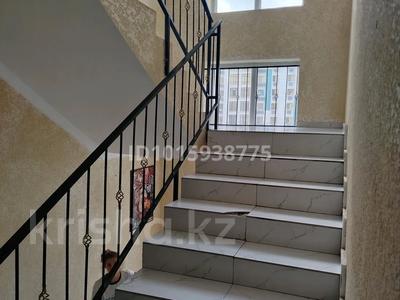 2-бөлмелі пәтер · 74 м² · 2/5 қабат, Нұрсая ш/а., Елорда 3, бағасы: 28 млн ₸ в Атырау, мкр Нурсая