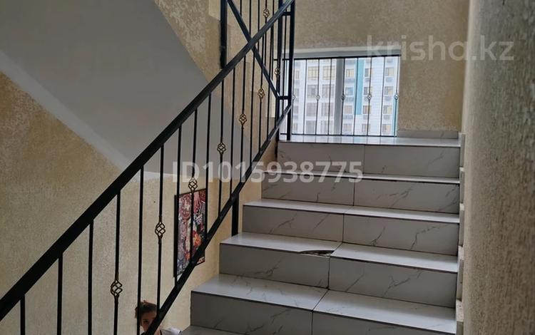 2-бөлмелі пәтер · 74 м² · 2/5 қабат, Нұрсая ш/а., Елорда 3, бағасы: 28 млн ₸ в Атырау, мкр Нурсая — фото 2