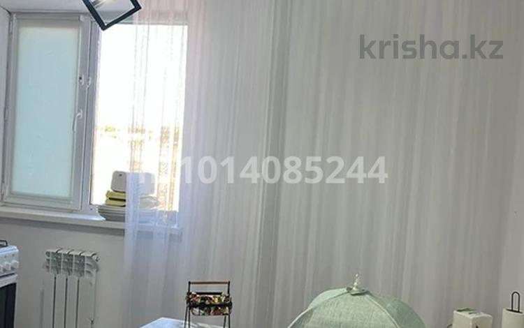2-комнатная квартира · 53.4 м² · 6/9 этаж, 10 18 за 23 млн ₸ в Аксае — фото 2