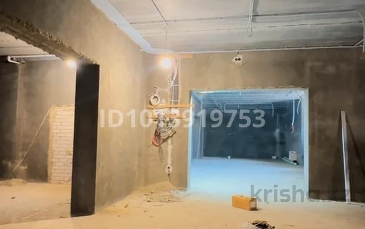 Свободное назначение · 250 м² за 250 000 ₸ в Актобе, мкр. Алтын орда — фото 2