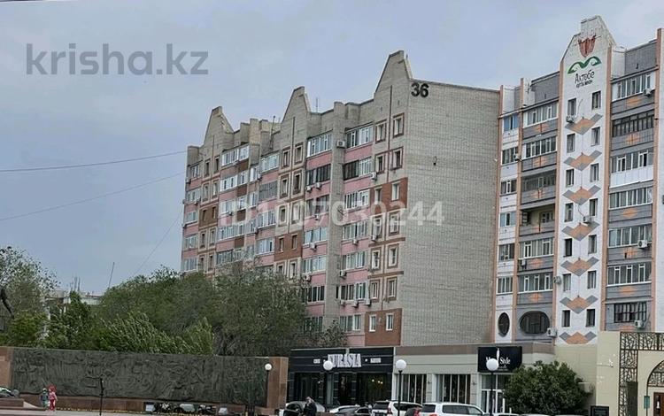 3-комнатная квартира · 69 м² · 6/10 этаж, молдагулова 36 — угол жубанова и молдагулова за 21.5 млн ₸ в Актобе — фото 2