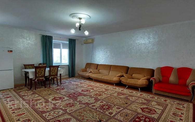 3-комнатная квартира, 88 м², 4/5 этаж помесячно, Владимирская 2Б за 200 000 〒 в Атырау — фото 8