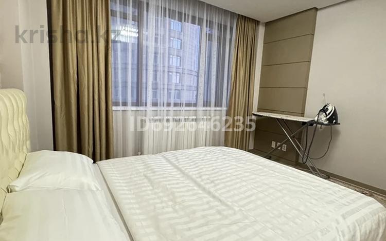 3-комнатная квартира, 130 м², 3/18 этаж посуточно, Байтурсынова 3 за 33 000 〒 в Астане, Алматы р-н — фото 2