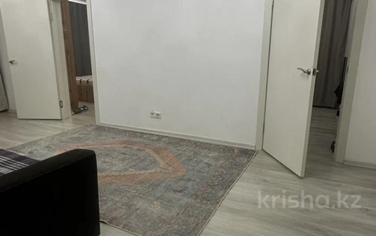 3-комнатная квартира, 70.4 м², 8/12 этаж помесячно, мкр Акбулак, Дарабоз 71