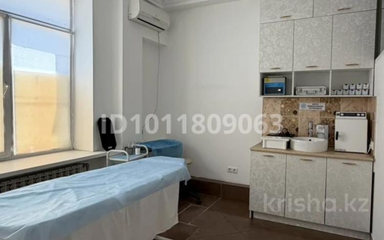 Медцентры и аптеки · 30 м² за 200 000 ₸ в Алматы, Бостандыкский р-н — фото 2