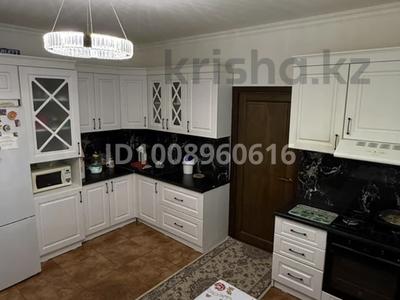 Жеке үй · 4 бөлме · 190 м² · 190 сот., мкр Самал, Ақжан машанов 34, бағасы: 65 млн 〒 в Атырау