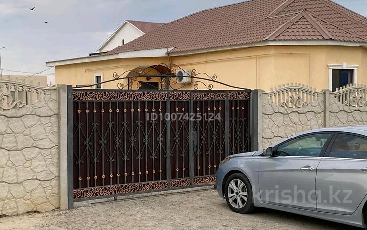 Отдельный дом · 6 комнат · 200 м² · 10 сот., мкр Кокарна, 7 за 28 млн 〒 в Атырау — фото 2