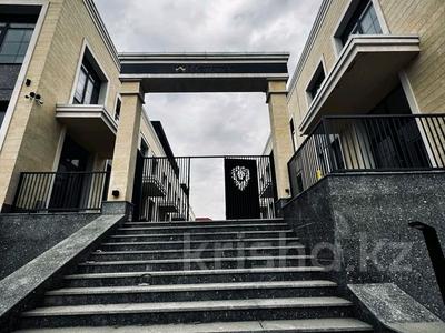 6-комнатная квартира · 190 м², Жамакаева 155 за 170 млн ₸ в Алматы, Медеуский р-н